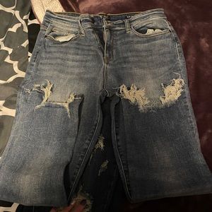 Judy Blue Shark bite ankle Jeans